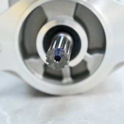 7051133013 705-11-33013 برای Komatsu D31E-17 پمپ های دنده هیدرولیک بولدوزر تجهیزات کار پمپ پمپ پمپ پمپ پمپ Assy Assy Original یا OEM